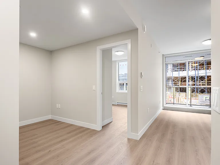 641 Claremont St — Photo 24