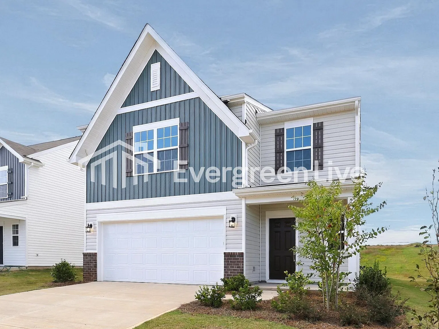 5 bed, 3.0 bath, 2578 sqft, $2,325 — Photo 2