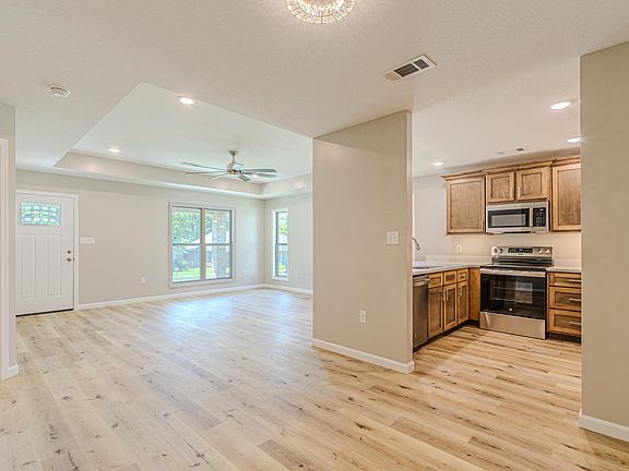 5th image of 617 N 4th St