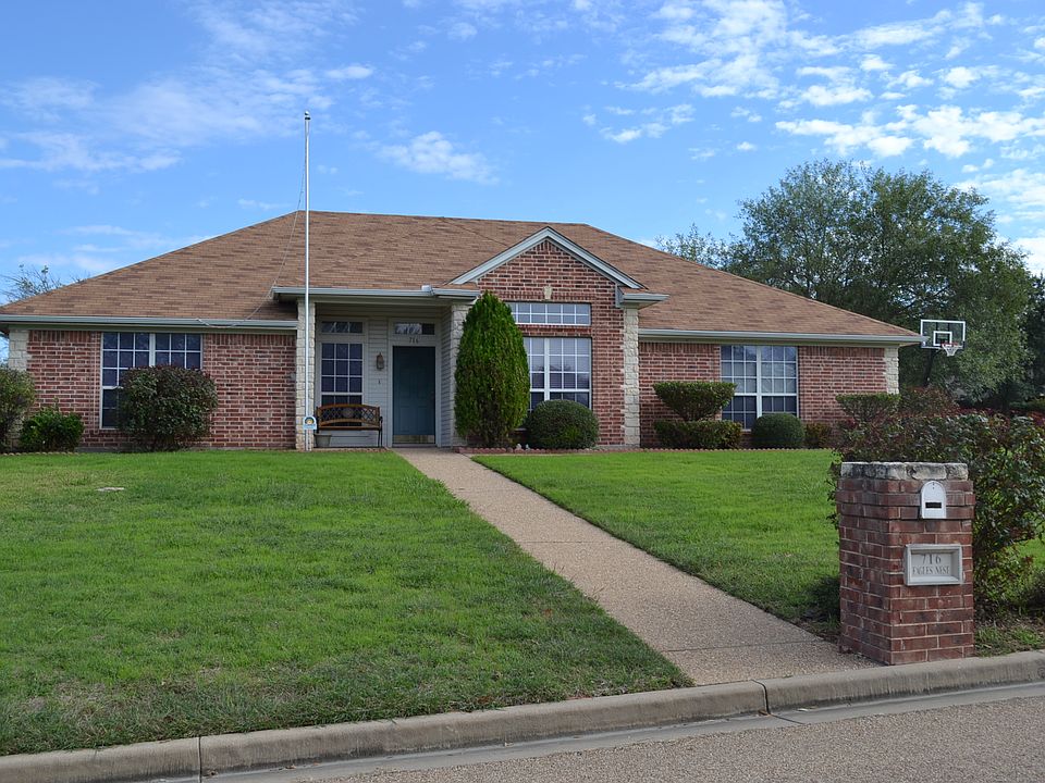 1st image of 716 Eagles Nest Dr