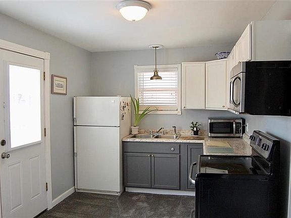 3rd image of 146 Cornell Ave