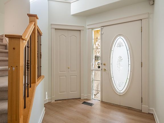 4th image of 310 Livingstone Ct NW