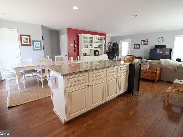 3114 16th St NE — Photo 17