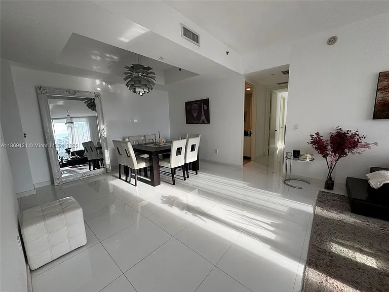 15811 Collins Ave #605 — Photo 9