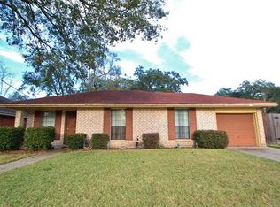 8601 Steamboat Ln, River Ridge, LA 70123