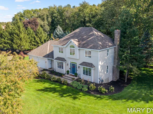 145 Bay Meadows Dr, Holland, MI 49424