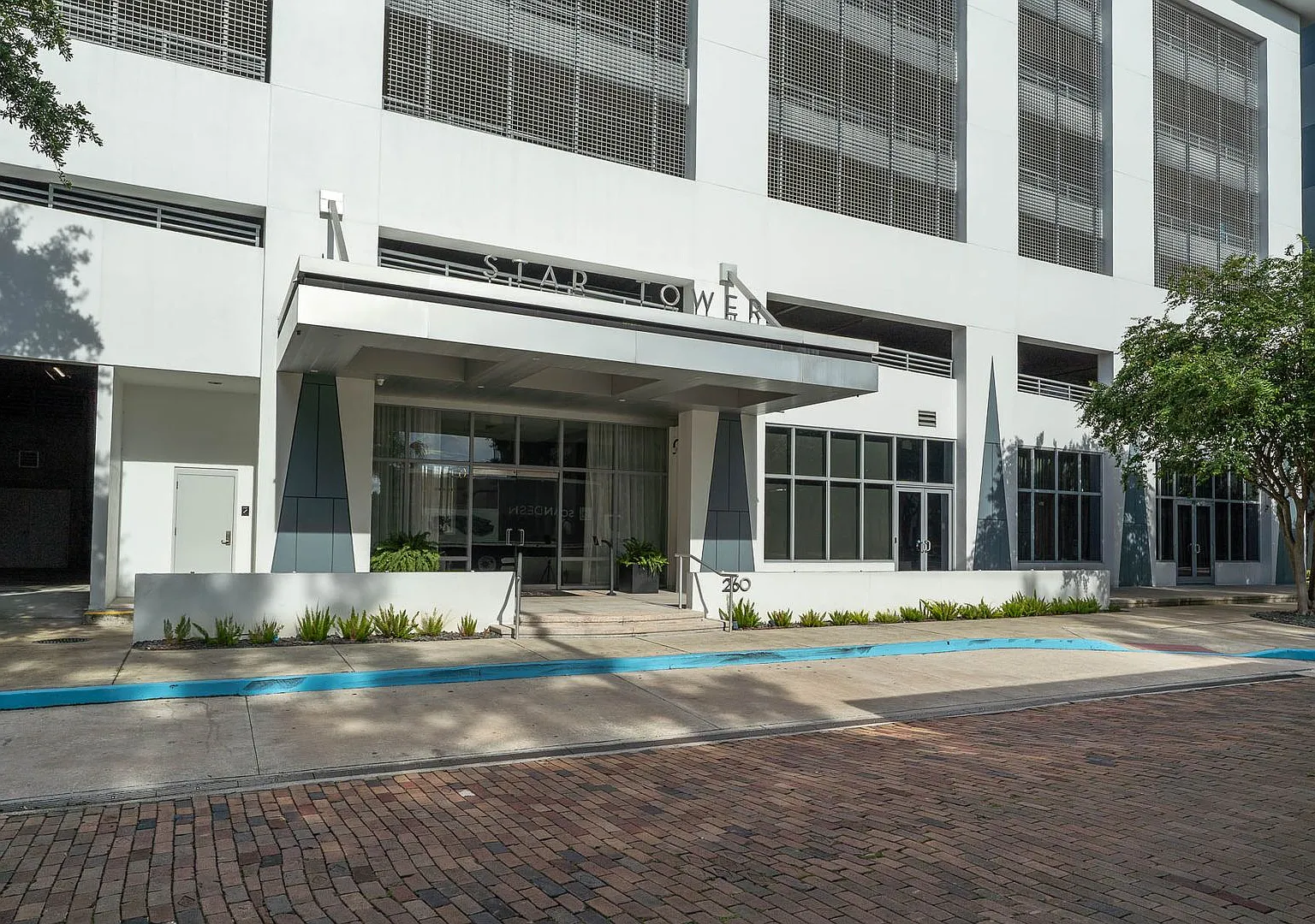 The Best of Downtown Orlando | Star Tower- Corner Unit w/ Views of Shuttle launches — Photo 3