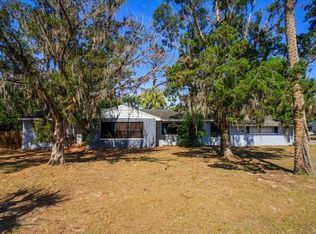 201 S Lone Oak Dr, Leesburg, FL 34748