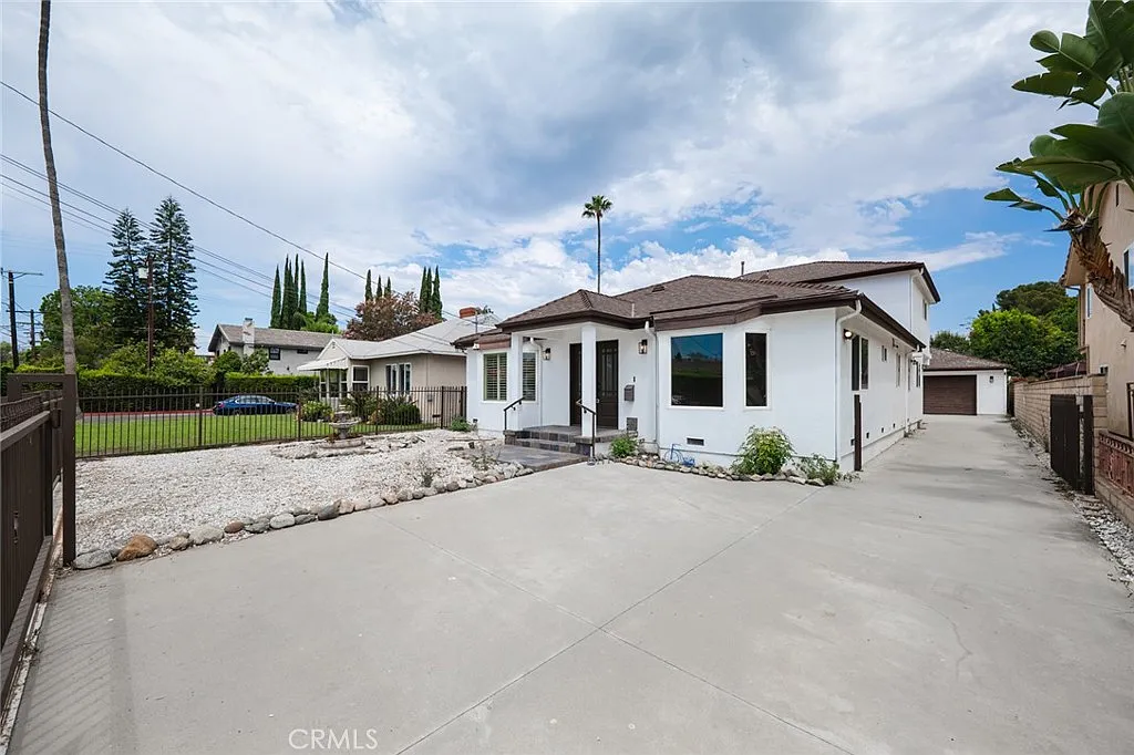 5 bed, 3101 sqft, $7,499 — Photo 3