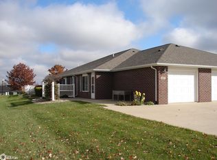 1805 E Ravenwood Ln, Mount Pleasant, IA 52641