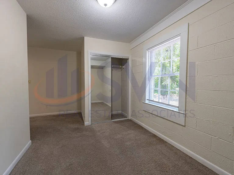 406 N Estes Dr — Photo 6
