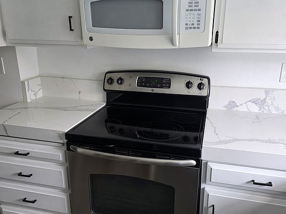 Electric Oven/Range and microwave