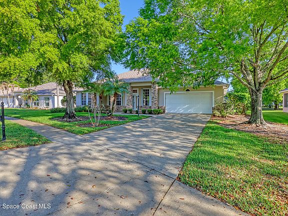 2nd image of 920 Spring Oak Dr