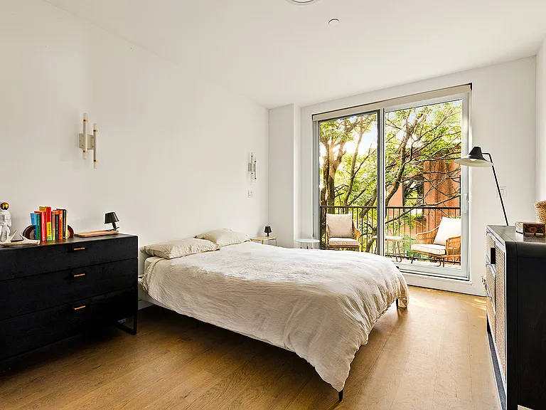618 Monroe St #401 — Photo 3