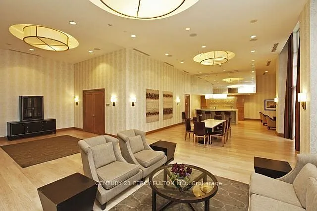 100 Harrison Garden Blvd #Penthouse 14 — Photo 11