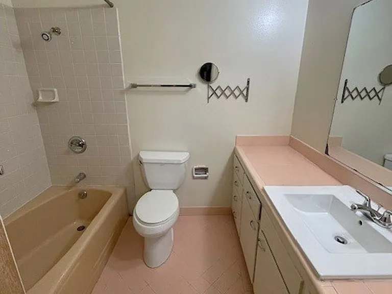 2519 Parker St #204 — Photo 8