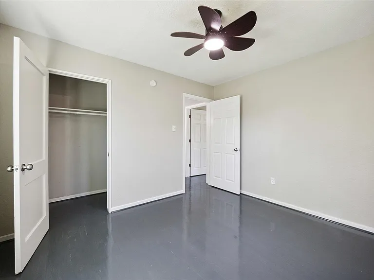 5206 Willow Glen Dr — Photo 13