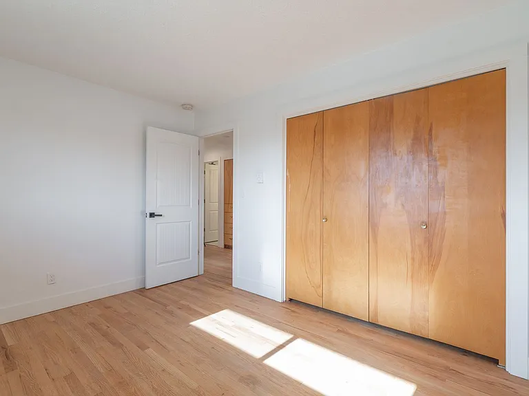 219 NW 19th Ave — Photo 16