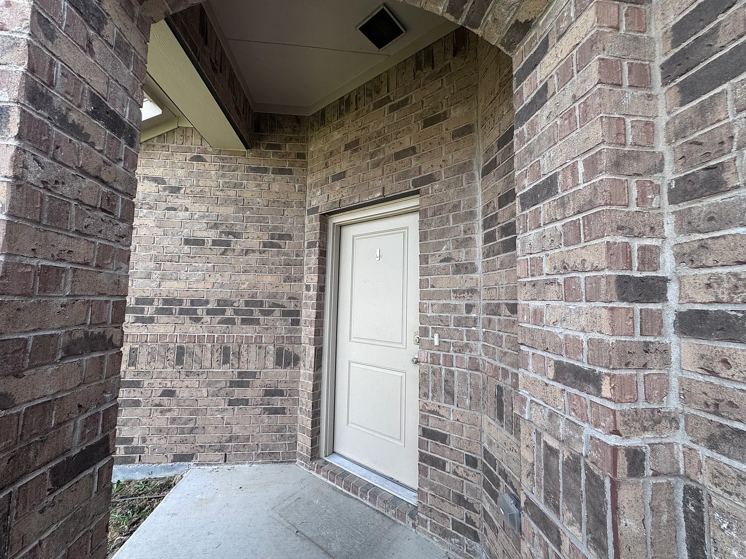 5 bed, 2146 sqft, $3,000 — Photo 3