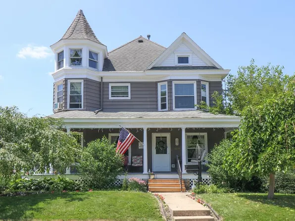 302 N Henry St, Crestline, OH 44827