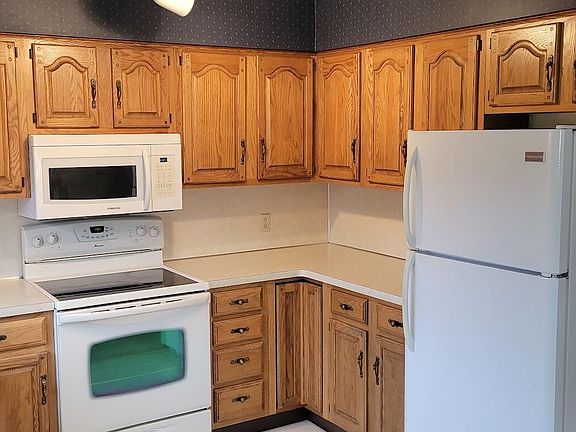 5th image of 823 Apple Blossom Ln #13