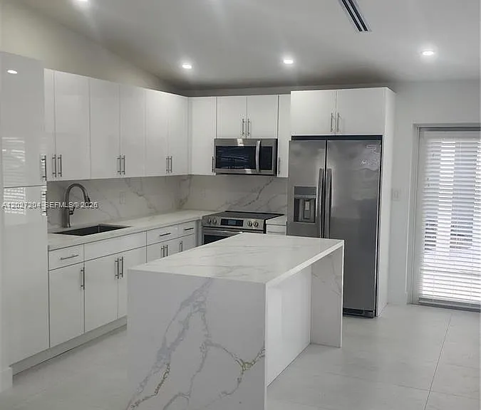 13741 SW 46th Ter — Photo 3