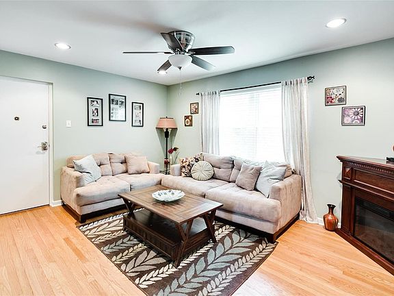 4th image of 5854 Sunshine Dr #103