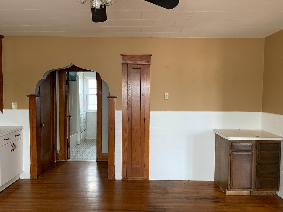1st image of 2035 Clinton St APT 3