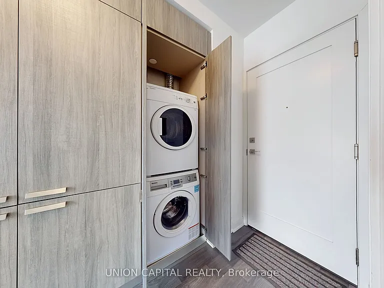 50 Charles St E #1112 — Photo 10