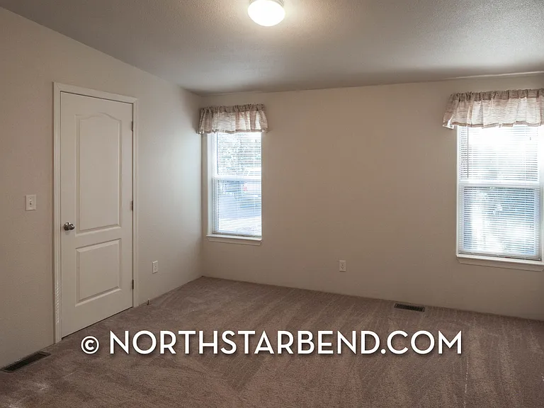 18970 Obsidian Rd — Photo 3