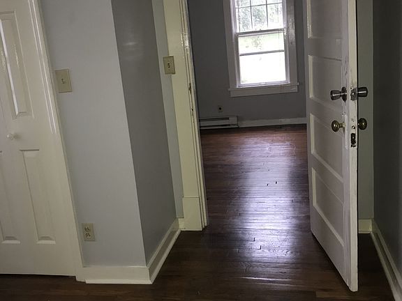 5th image of 2209 29th Ave S #B