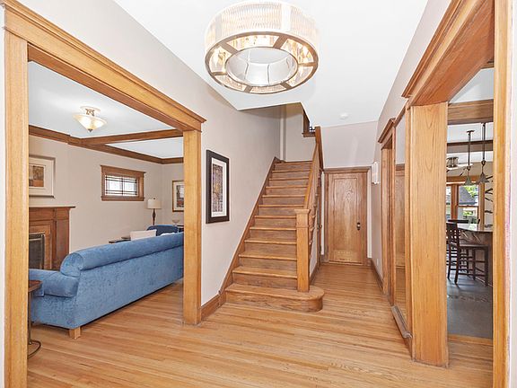 2nd image of 518 S Elmwood Ave