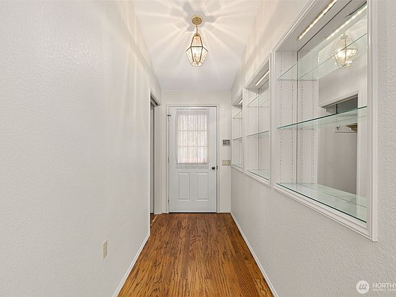 4th image of 117 Hawthorn Lane