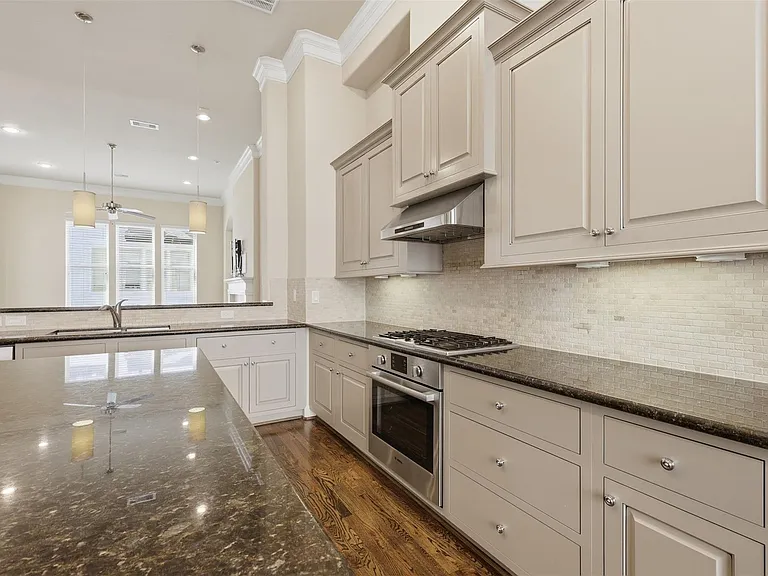 2707 Cohn Trl — Photo 21