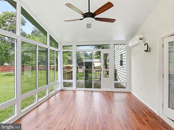 3rd image of 308 Brookfield Rd