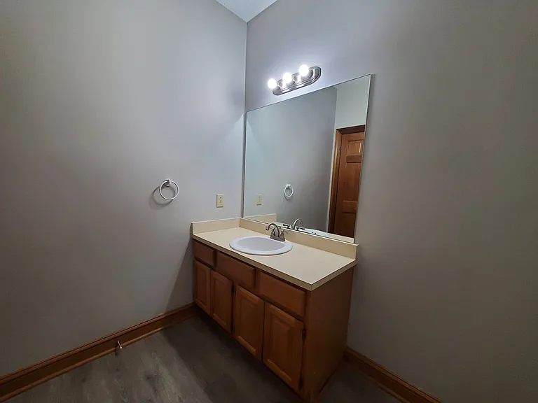 324 Redwood Blvd — Photo 43