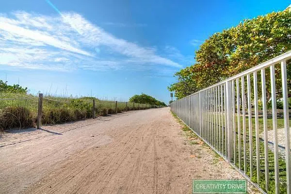 9048 Collins Ave #108 — Photo 10