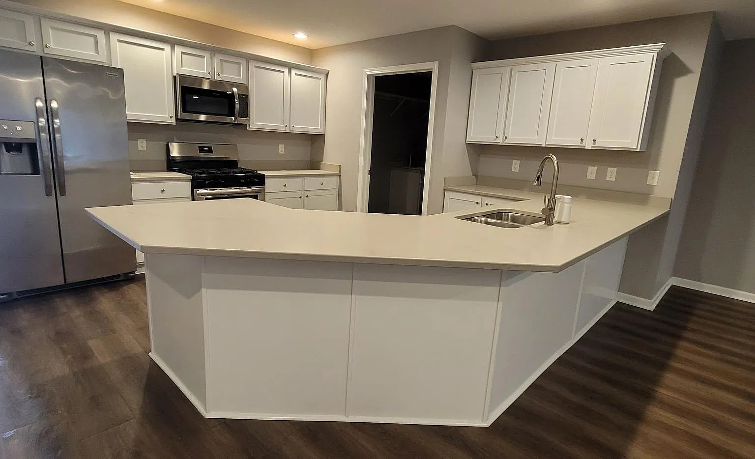 3 bed, 1700 sqft, $2,100 — Photo 1