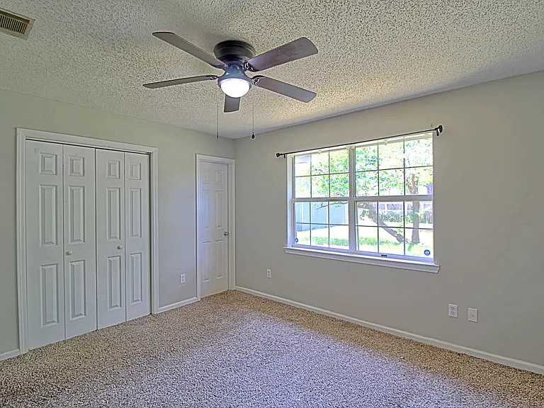 218 Sheila Dr — Photo 14