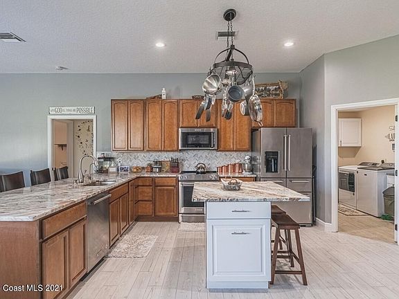 2nd image of 7815 Babcock St SE