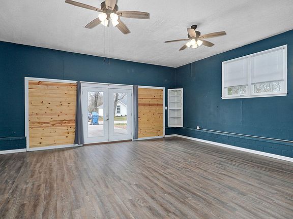 3rd image of 300 Bray Drive