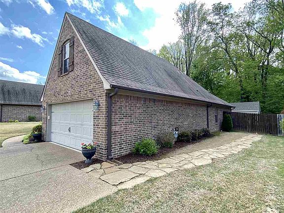 3rd image of 325 Seawood Dr
