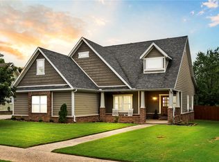 1107 Chancery Ln, Cave Springs, AR 72718