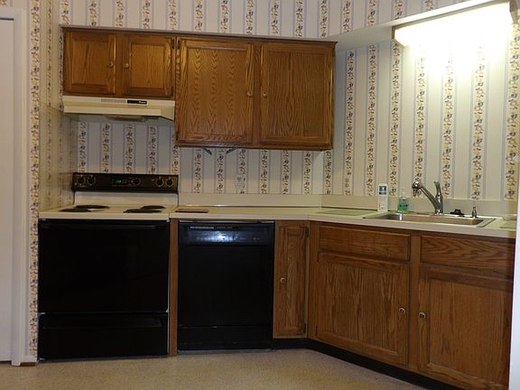 3rd image of 29900 Grand Oaks Dr APT 19