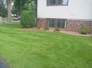 8748 N Maplebrook Cir, Brooklyn Park, MN 55445