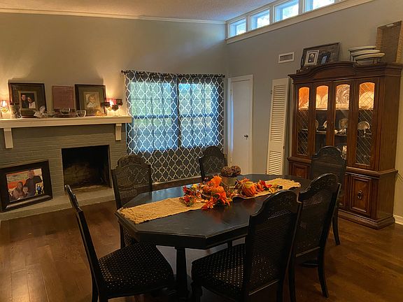 3rd image of 521 Margaret St