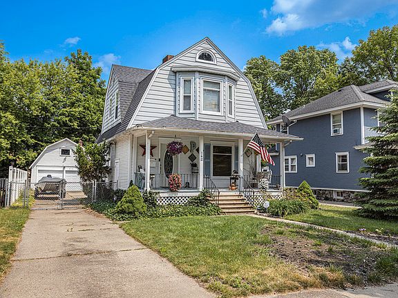 4th image of 142 Garrison Ave