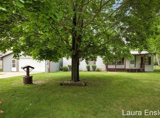 8056 Woodruff Dr, Newaygo, MI 49337