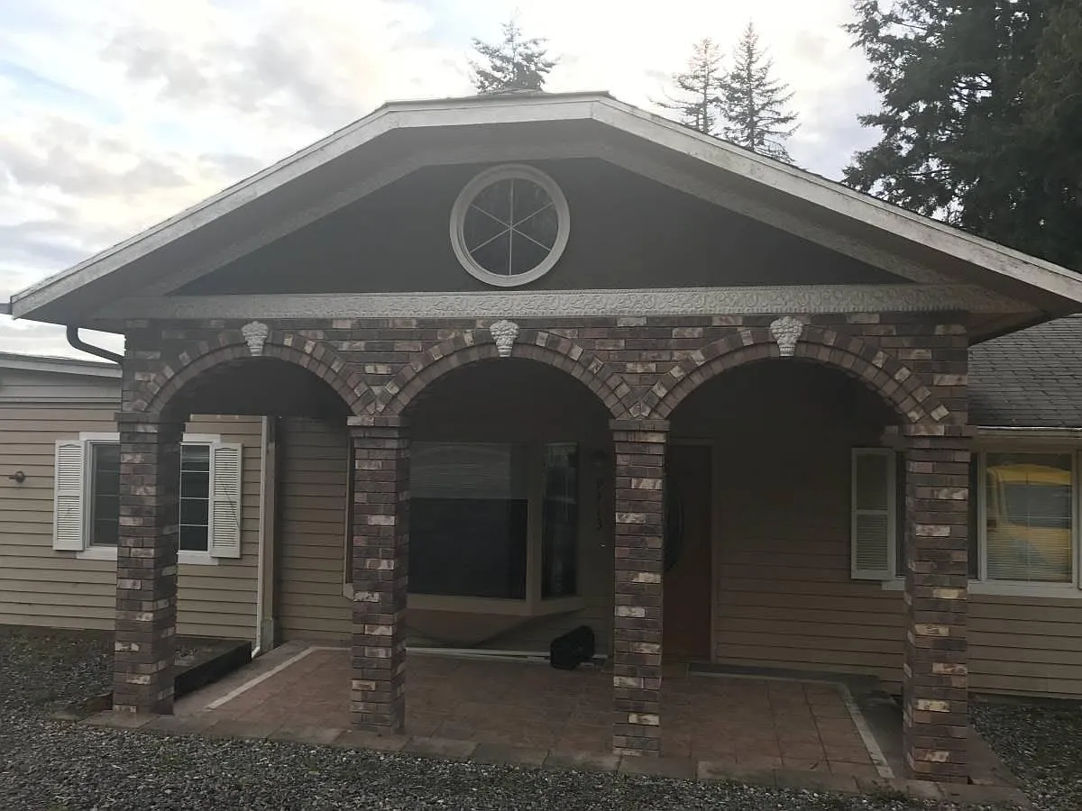 6 bed, $1,100 — Photo 4