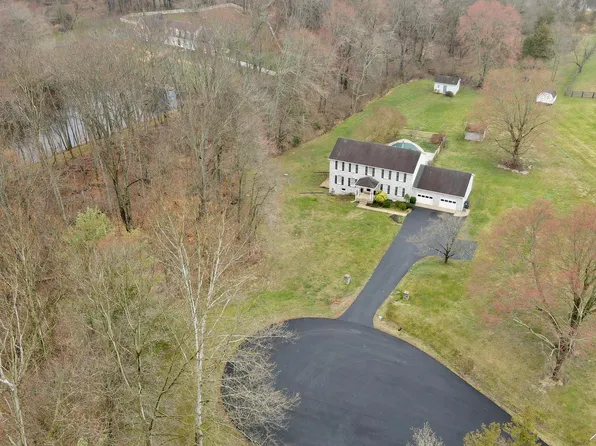 7901 Carrie Ln, Manassas, VA 20111